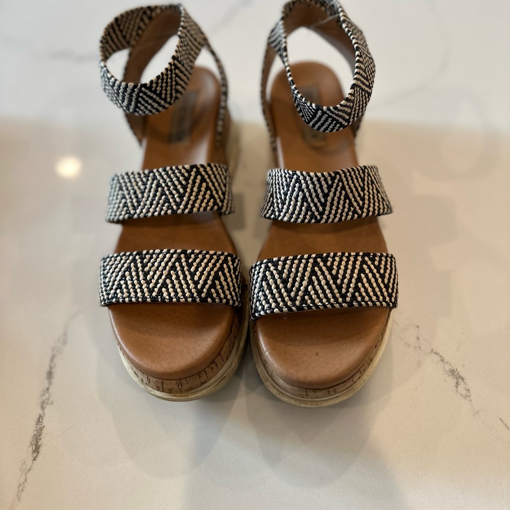 Steve Madden Bandi Platform Sandal Black/Tan size 6.5